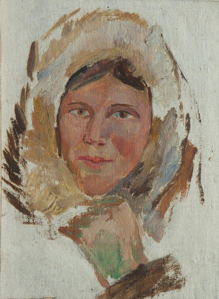 Голова женщины в меховой шапке.