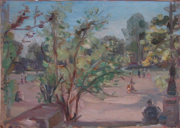 Гуляющие в парке.